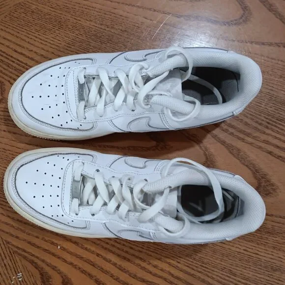 Nike Air Force 1 low rise / Size 6Y fits Woman Size 8 / White - Picture 3 of 8